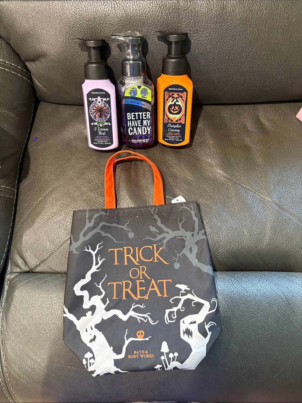 Bath and body works Halloween soap set and tote